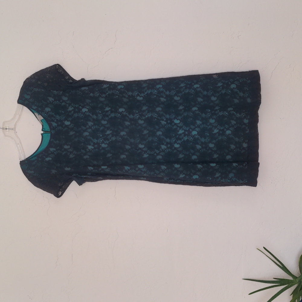 BR lace dress